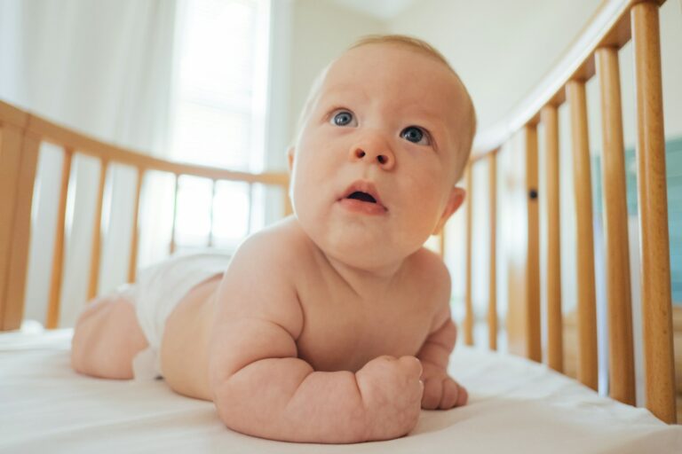 Le sommeil de bébé de 4 à 12 mois