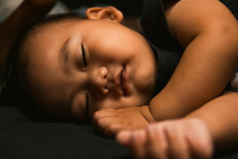 Améliorer le sommeil de bébé à partir de 4 mois